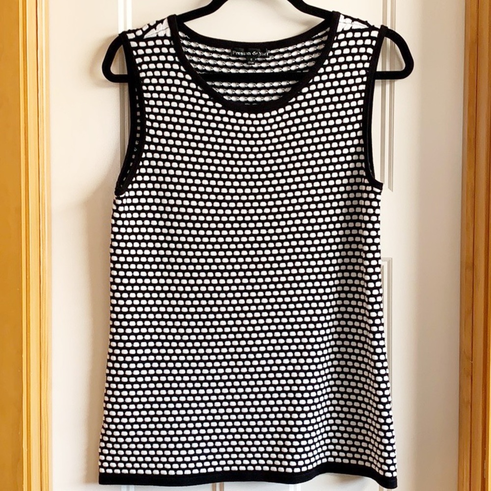 EUC Preston & York Shell Super Soft B/W Size Small